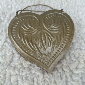 Heart Shaped Planter Wall Hanging Metal Hand Painted Vintage Valentine 7x6.5